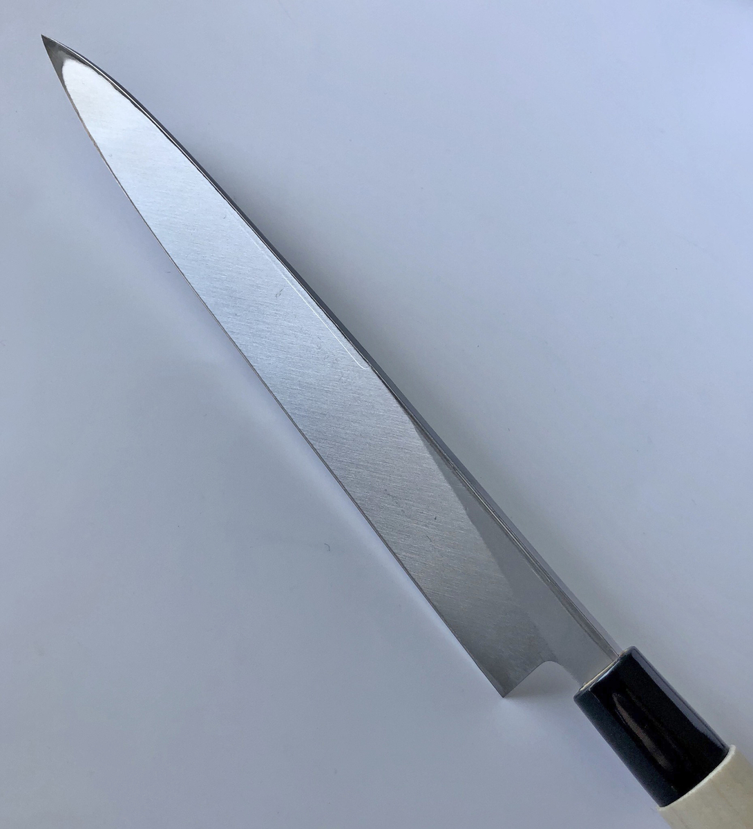 江戸菊水 柳刃庖丁 鋼付 240mm 樹脂桂・朴柄 | 澤数馬オンラインショップ